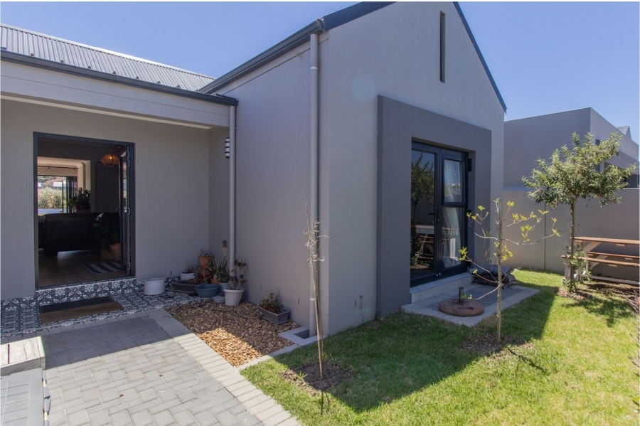 3 Bedroom Property for Sale in Aan de Wijnlanden Western Cape